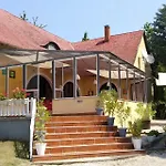Arcadia 3* Ábrahámhegy