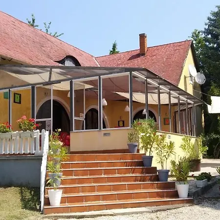 Arcadia 3* Ábrahámhegy